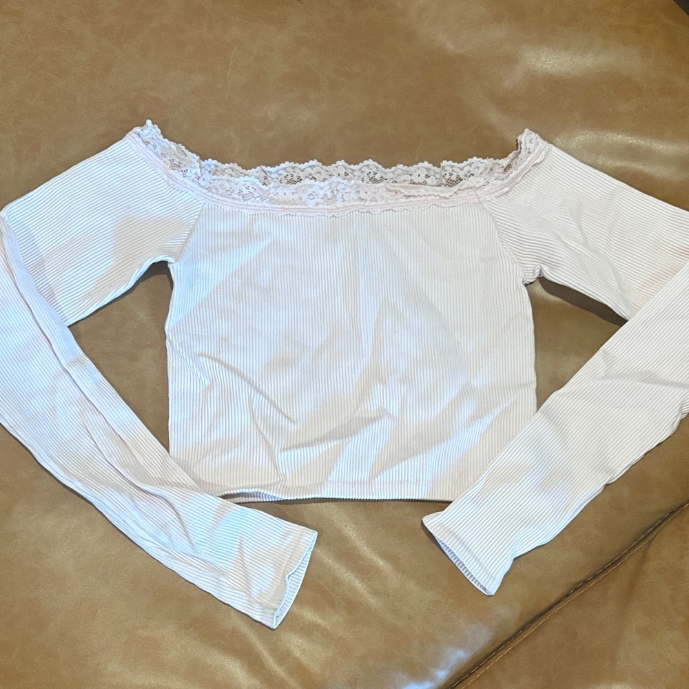 Urban Outfitters Light Pink Lace Trim Top - Cropped - Size XS